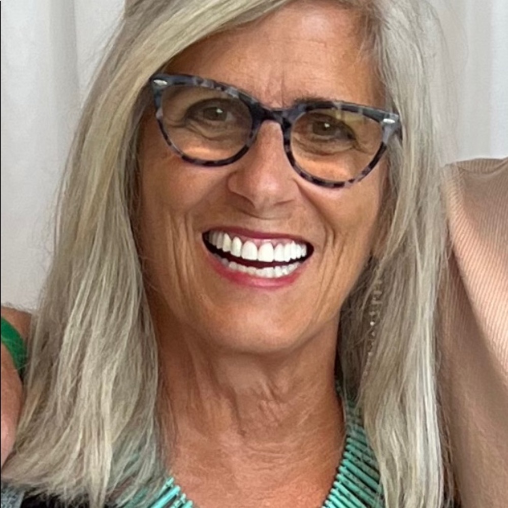 Meet your Posher, Deborah